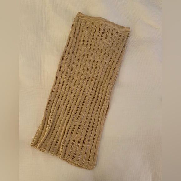 Elegant Tan Knit Skirt Set - Picture 4 of 6